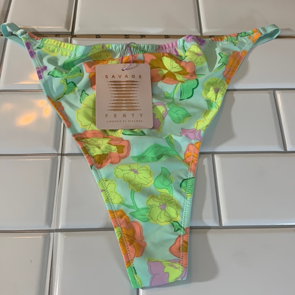 NWT Savage Fenty Curvy Printed Woven String Thong Flower Power
